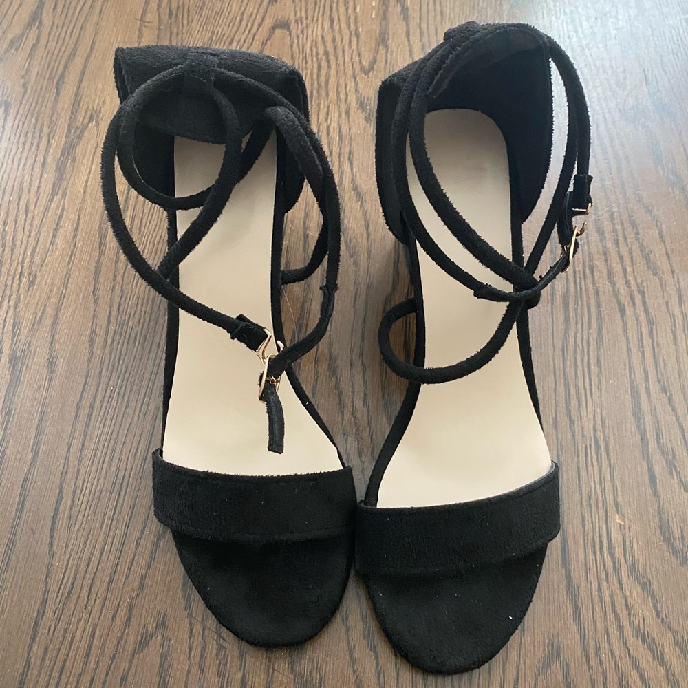Elegant Black Strappy Women's Heels